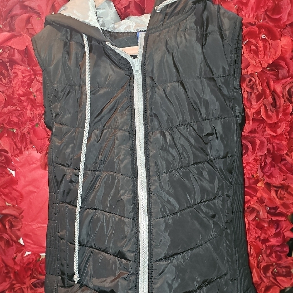 City Streets Girls Black Hooded Puffer Vest Size Large